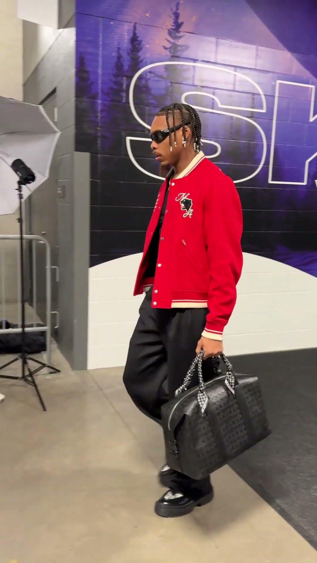 Justin Jefferson is in the building for Monday Night Football ?